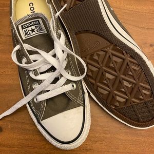 Women’s converse sz 8.5